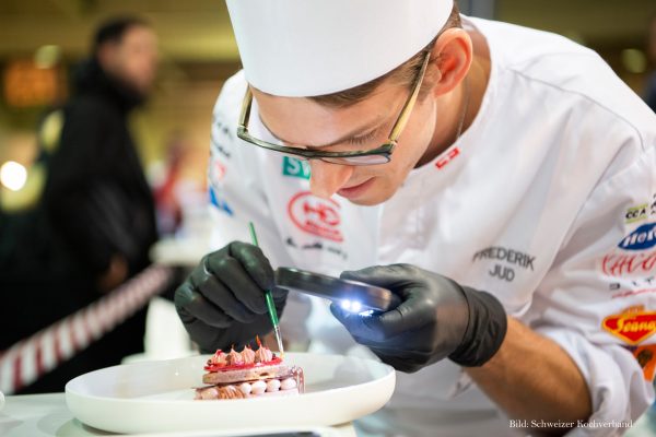 Finest detail work - The swiss team in action / Feinste Detailarbeit - Das schweizer Team in Action